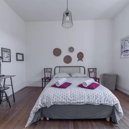 Residence Epinat II - Appartements Centre - Parking Vichy Room photo